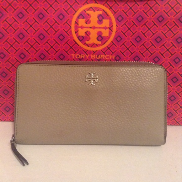 Tory Burch Handbags - TORY BURCH -Marsden zip continental leather wallet